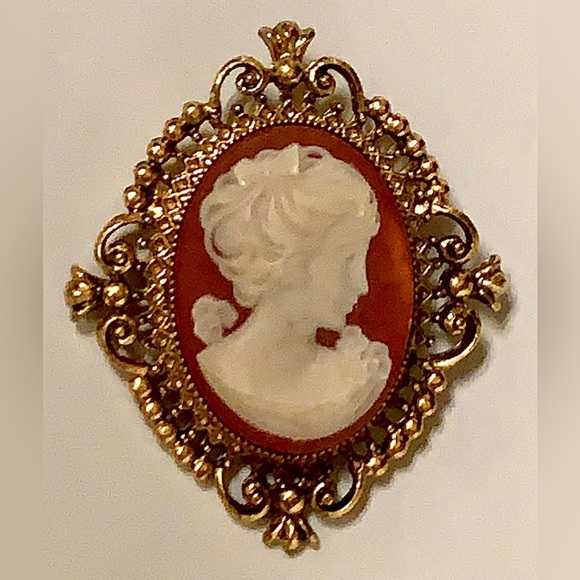 Mid Century Vintage Gold Tone Victorian Style Cameo Pinback Brooch Button - Picture 4 of 15